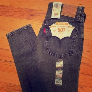 Levi’s 501 stretch skinny jeans in grey. NWT!